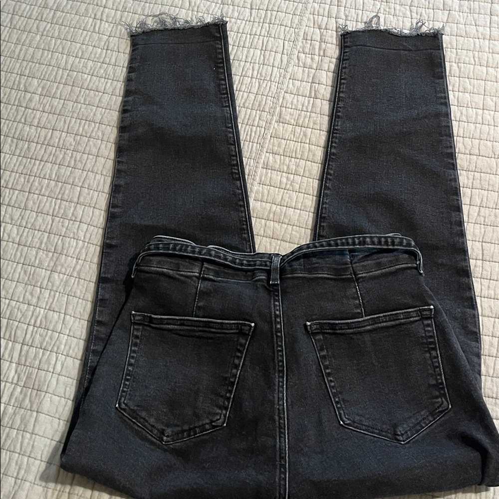 Women’s Hollister Jeans - Picture 3 of 3